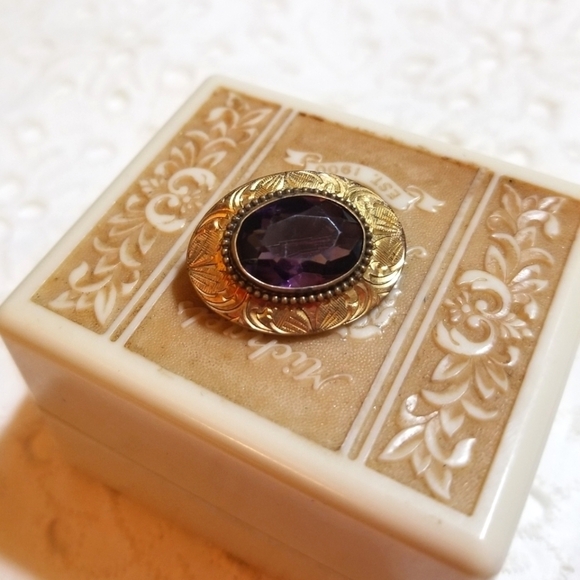 VICTORIAN Era 1800s Amethyst Glass Brooch - Picture 5 of 5